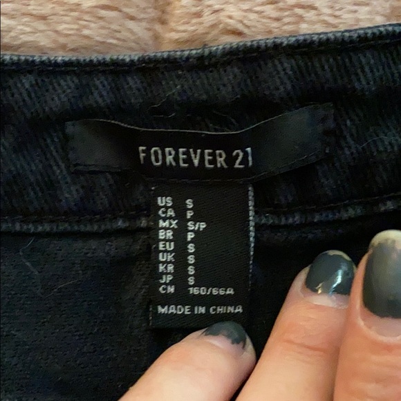 Black denim skirt - Picture 3 of 3